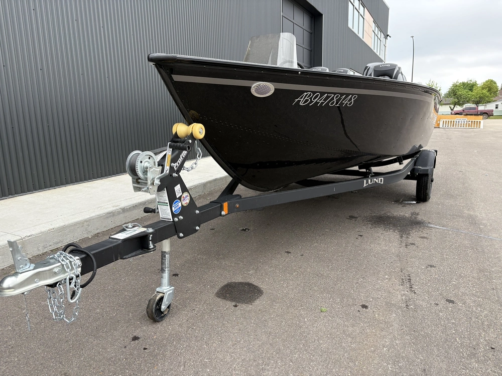 2025 Lund Boat Co 1650 Angler Ss W/50 Hp alt