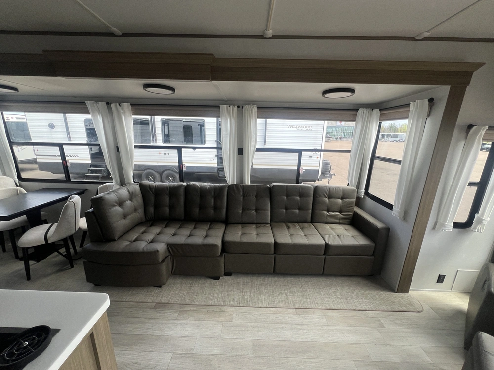 2025 Forest River Wildwood 40fden alt
