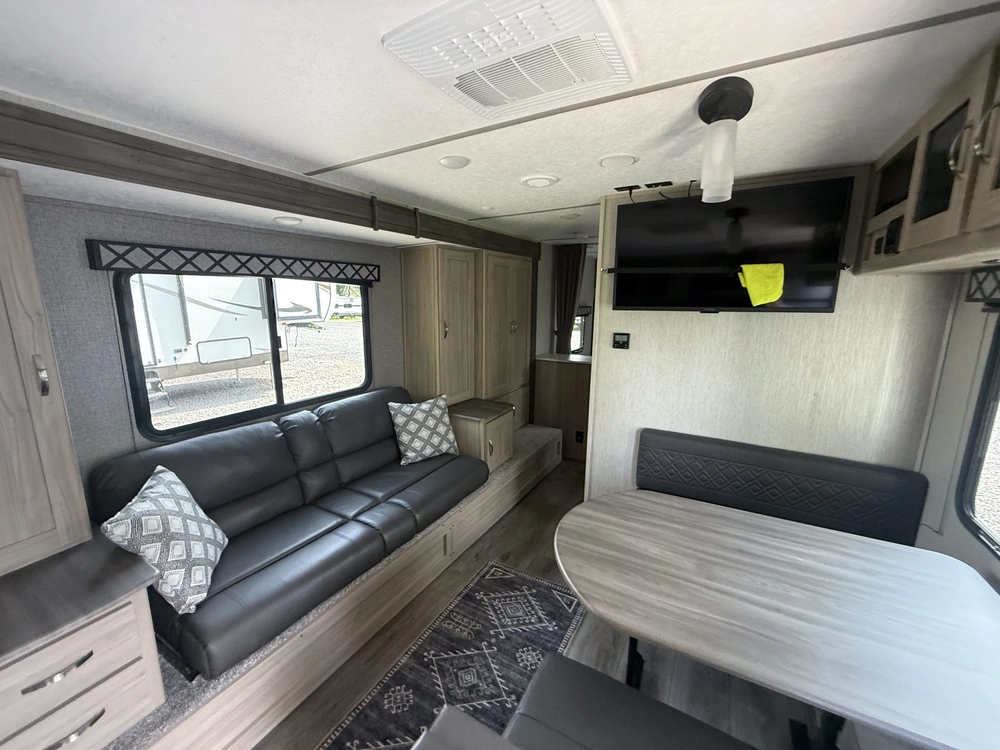 2021 Coachmen Freedom Express 246rkse alt