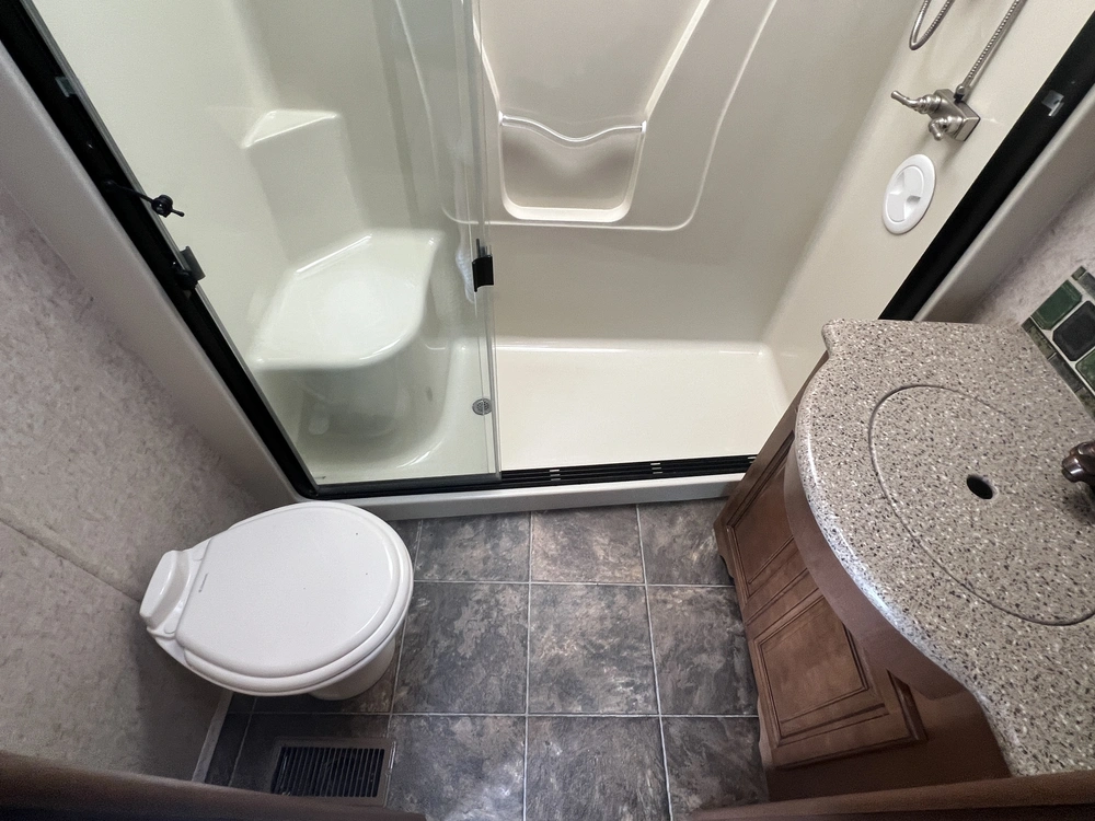 2012 Heartland Rv Big Horn 3610 Re alt