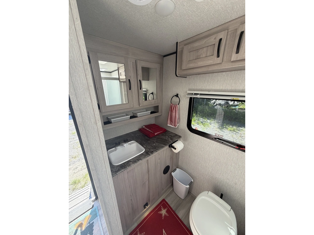 2022 Coachmen Northern Spirit 2557rb alt