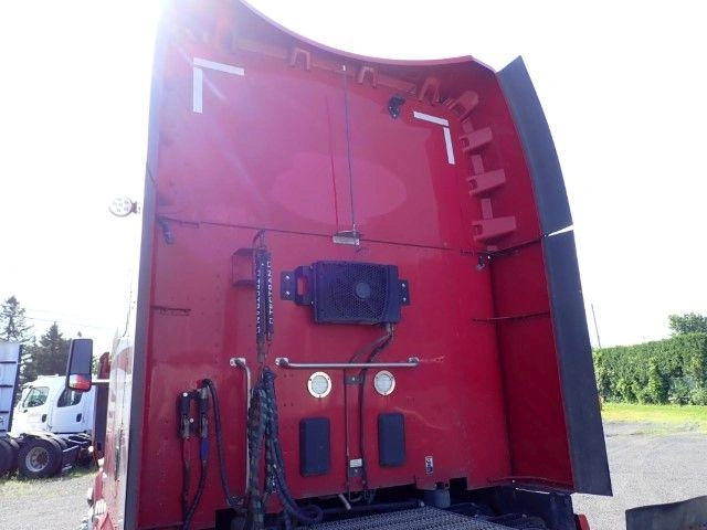 2025 Peterbilt 579