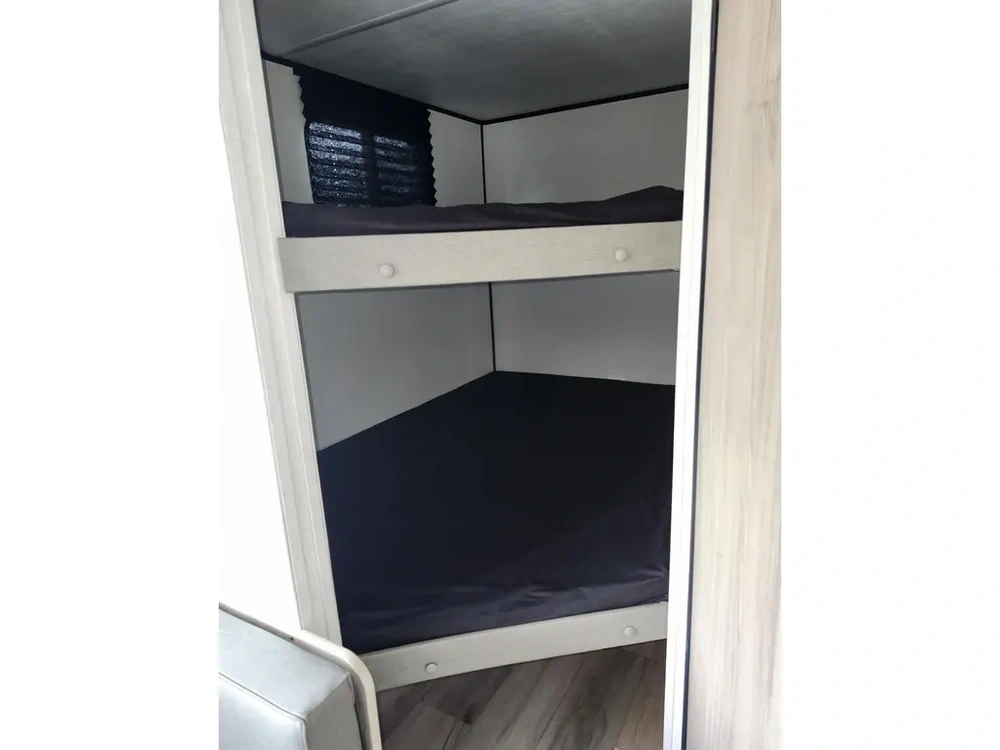 Keystone Rv Coleman 23 B 2025 alt