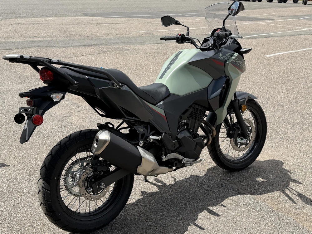 2025 Kawasaki Versey 300 alt