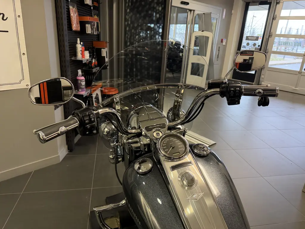2015 Harley-Davidson FLHR Road KingFLHR