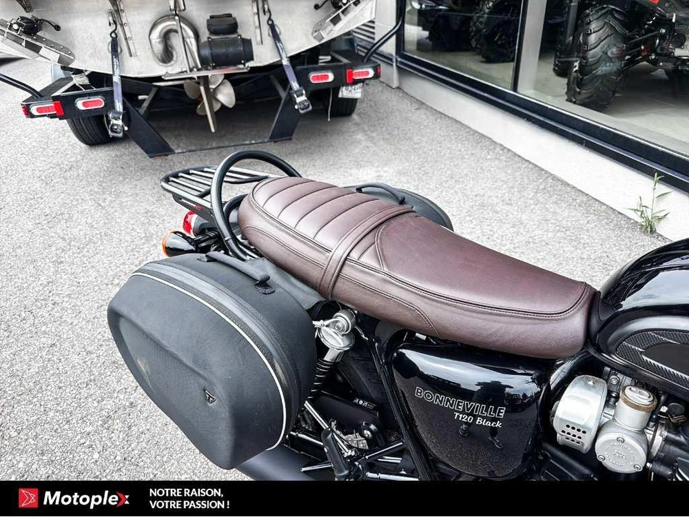 Triumph Boneville T120 Black 2023 alt