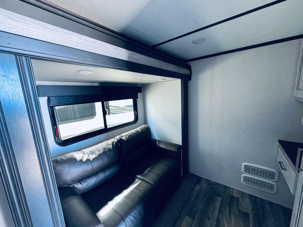 2021 Keystone Rv Montana High Country 385 Br alt