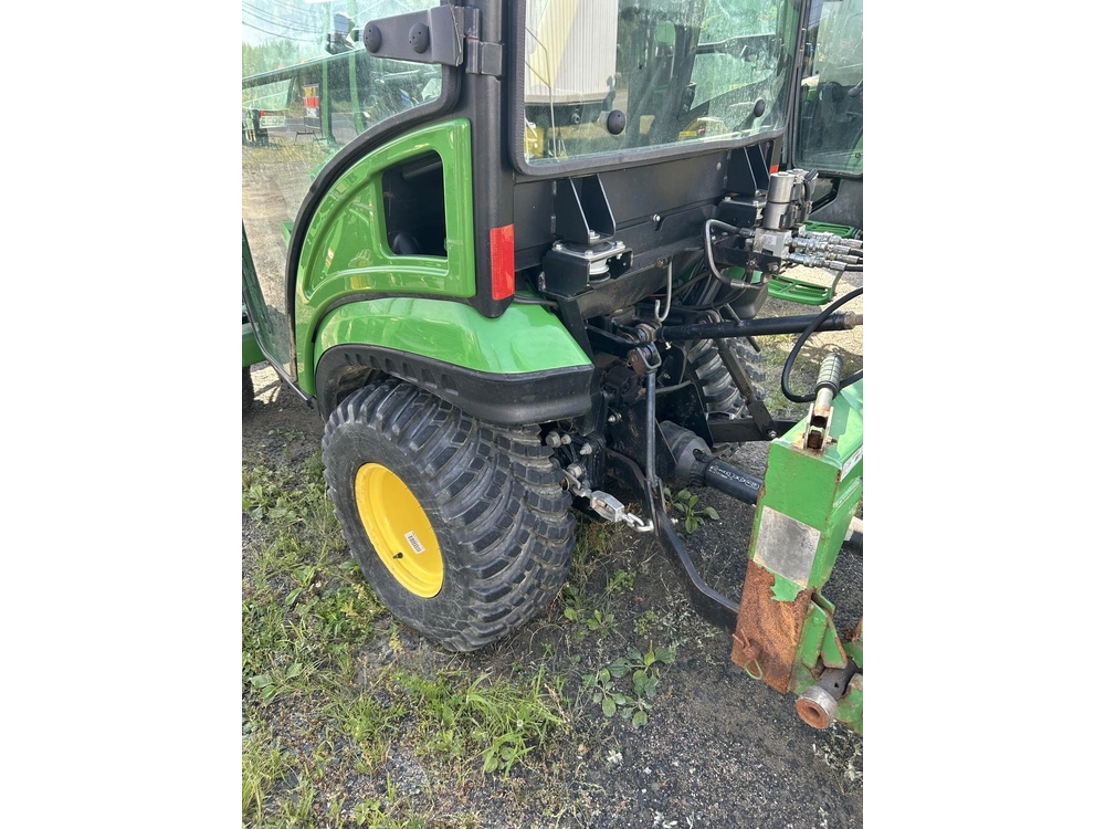 2021 John Deere 1025r alt