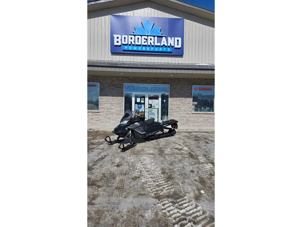 2018 Ski-Doo Summit® SP 850R E-TEC Base