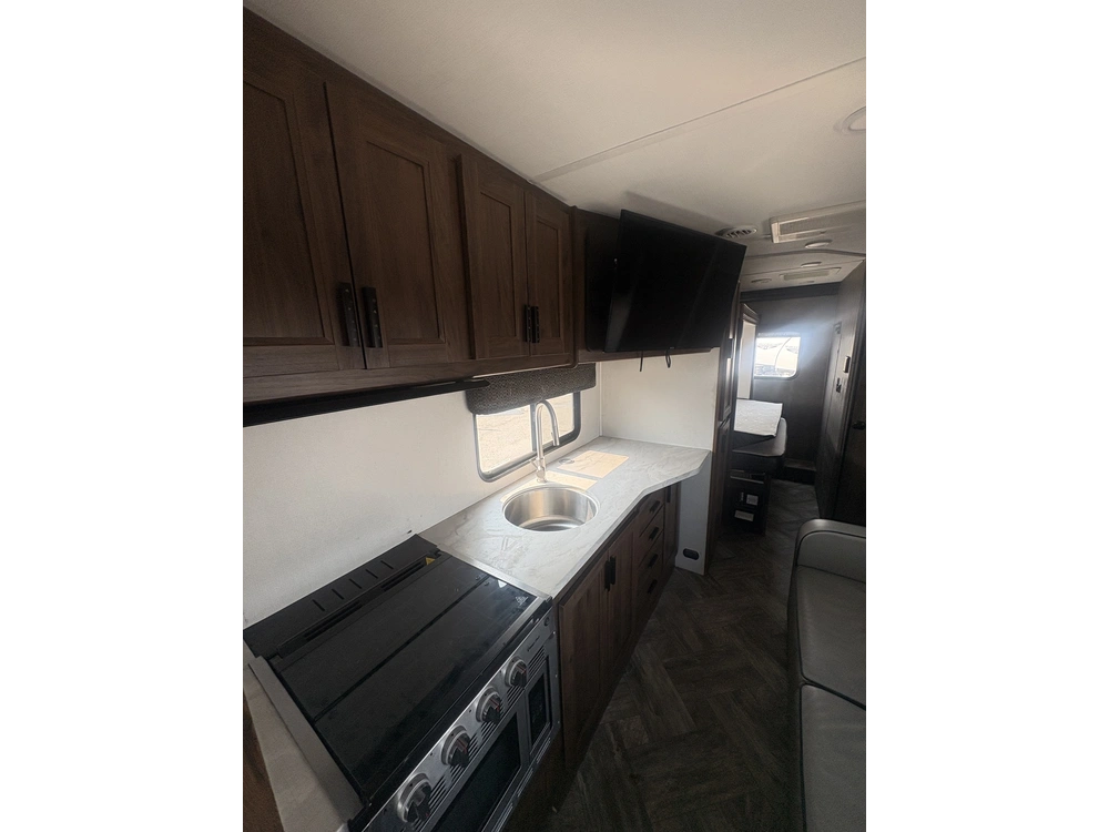2021 Forest River Sunseeker alt