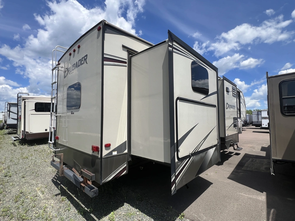 2017 Forest River Crusader 370bhq alt