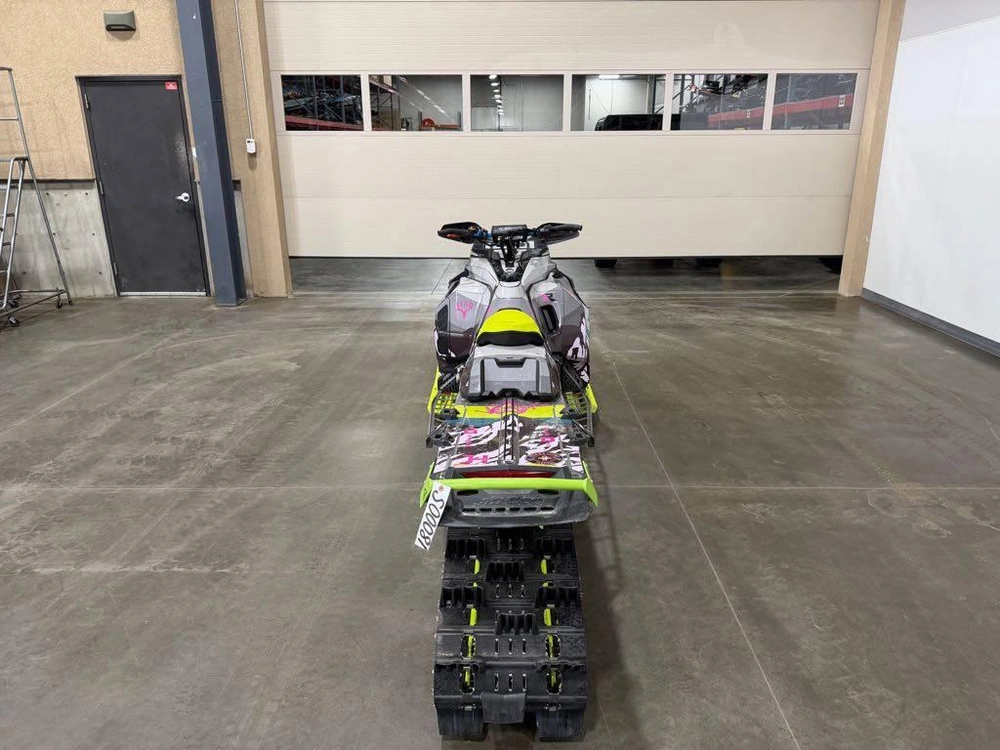 2023 Ski-doo Summit X W/ Expert Package 165 850 Thpd