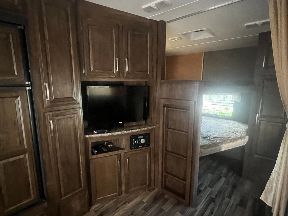 2015 Keystone Rv Cougar 28rdb alt