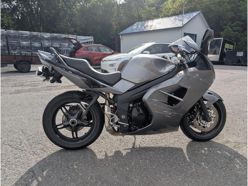 Triumph Sprint St 1050 ⚡ Moto 3 Cylindres Performance Routière 2009 alt