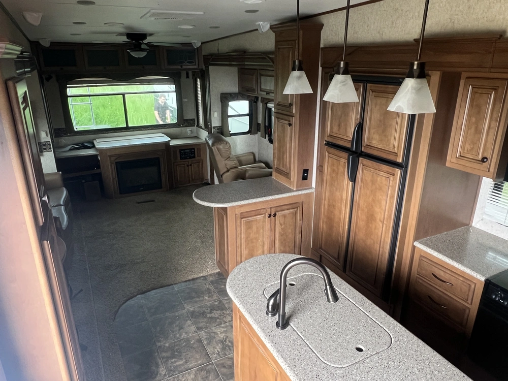 2012 Heartland Rv Big Horn 3610 Re alt