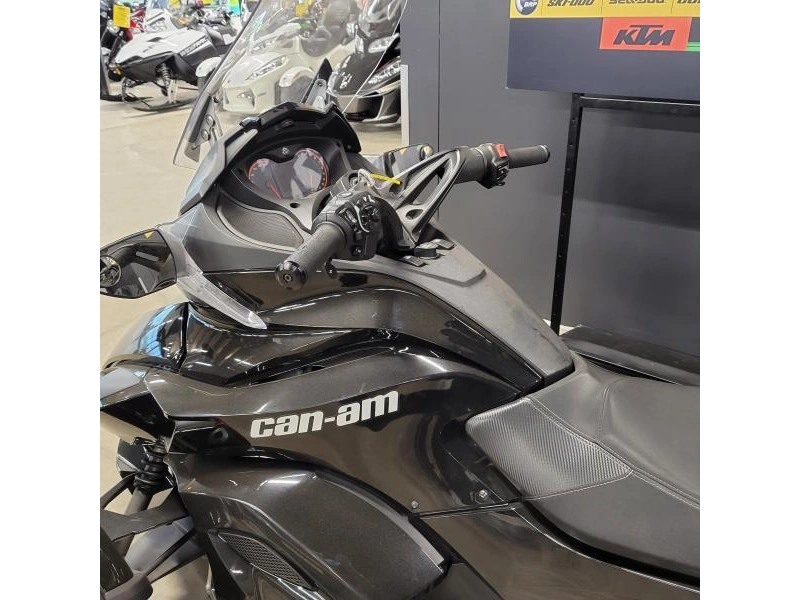 2014 Can-am St-s Se5 alt