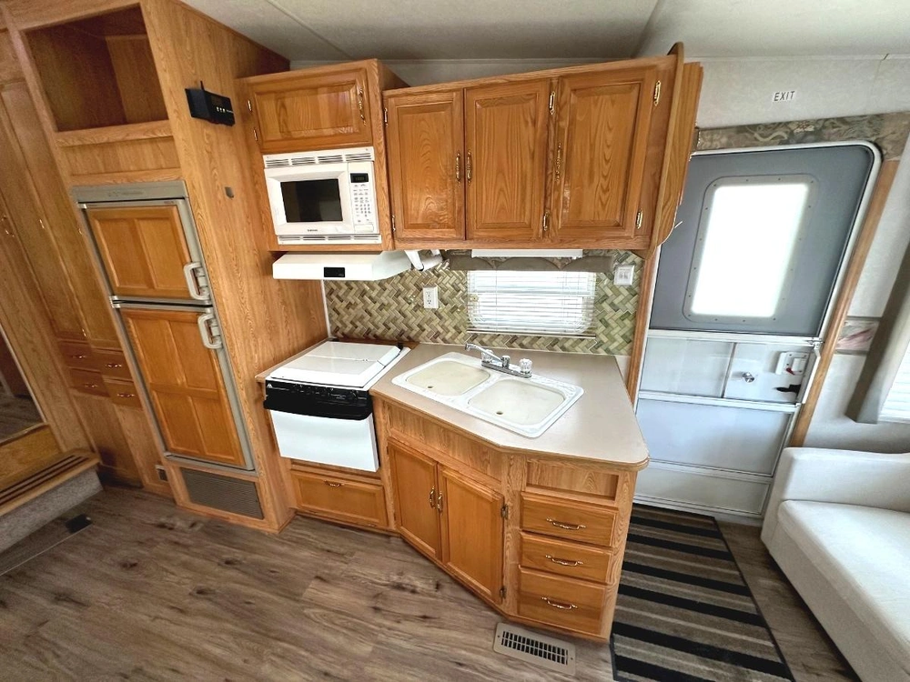 2004 Crossroads Cruiser 27rl alt