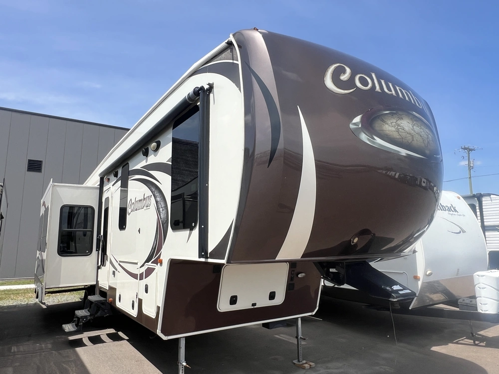 2012 Forest River Palomino Columbus 320rs alt