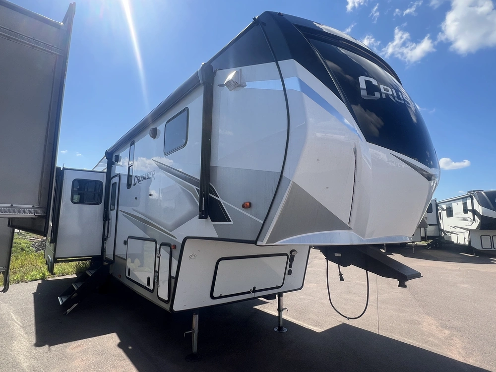 2022 Prime Time Crusader 335rlp alt