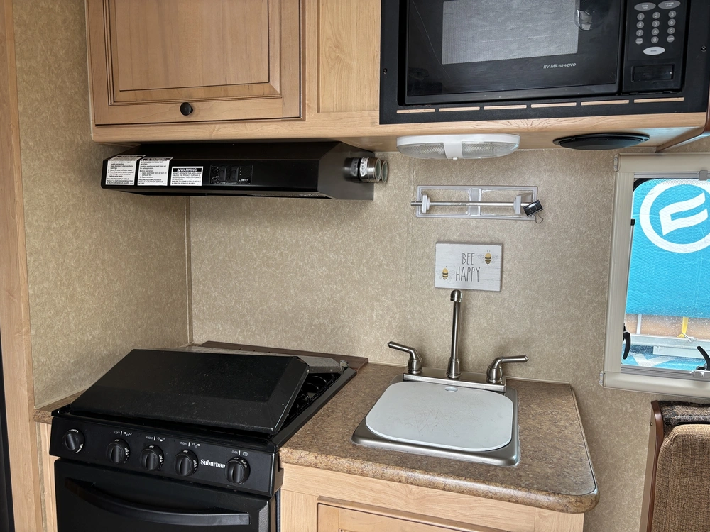2012 Forest River Rockwood 185 alt