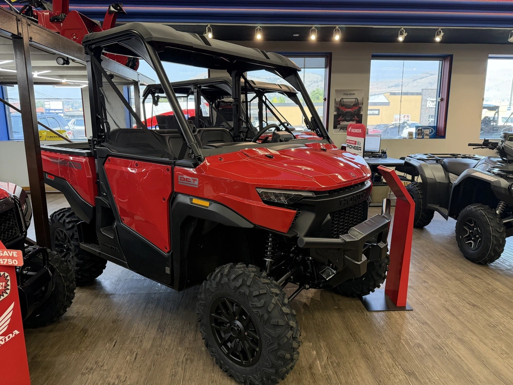 2026 Honda Pioneer 1000-3 Deluxe alt