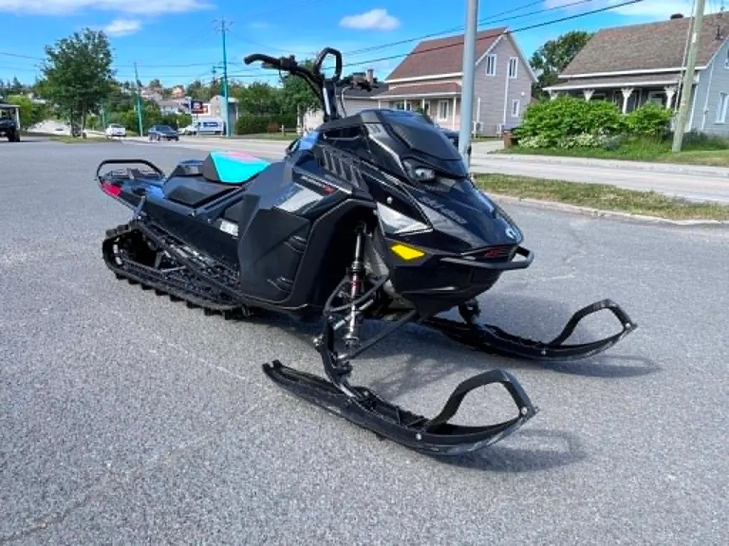 Ski-Doo SUMMIT X 154 850 2.5 SHOT 2023 - USED