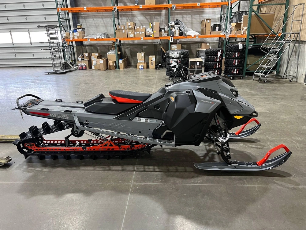 2026 Ski-doo Summit X 165 850 3" S alt