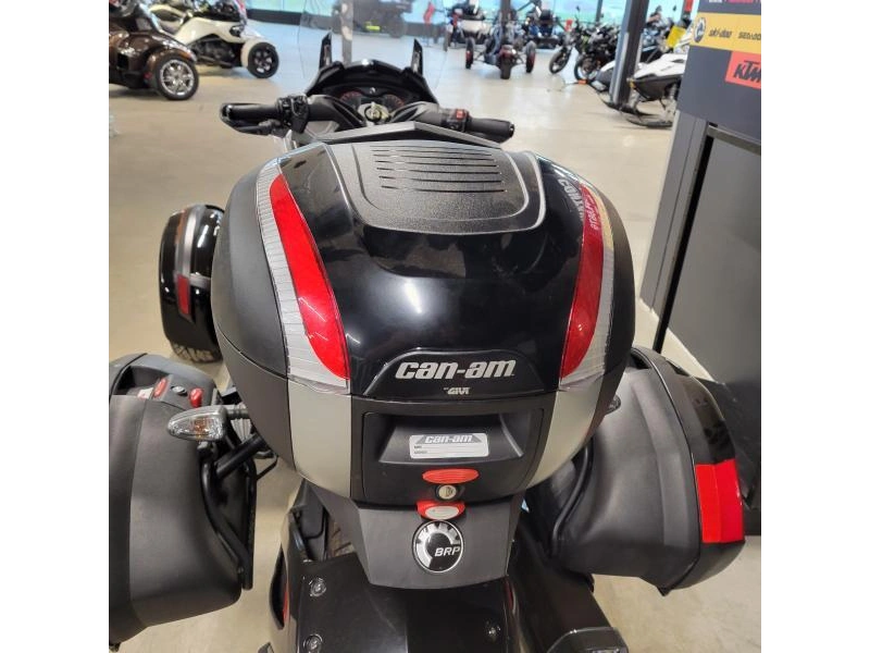 2014 Can-am St-s Se5 alt