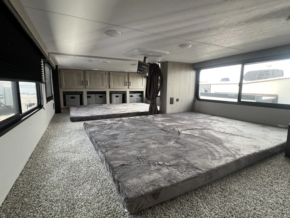 2026 Coachmen Catalina 44condo alt