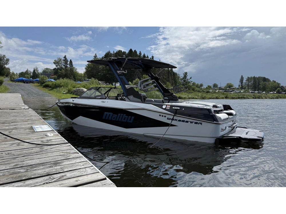 2026 Malibu 22 Lsv alt