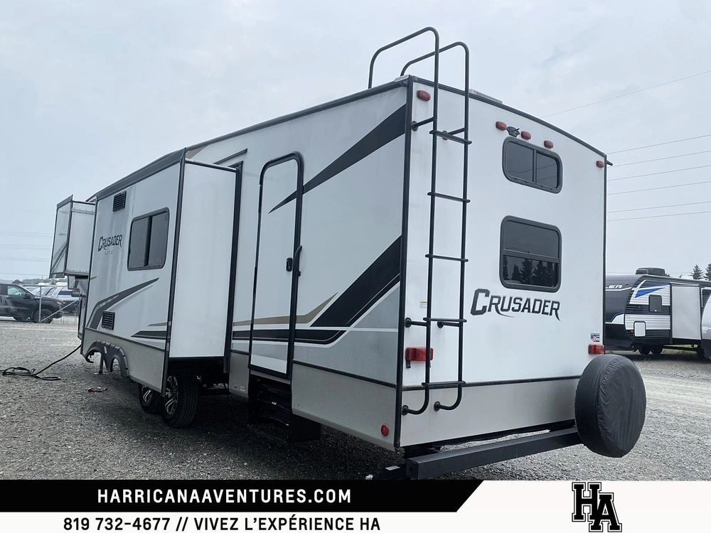 R-vision Cruseder 33bh 2022 alt