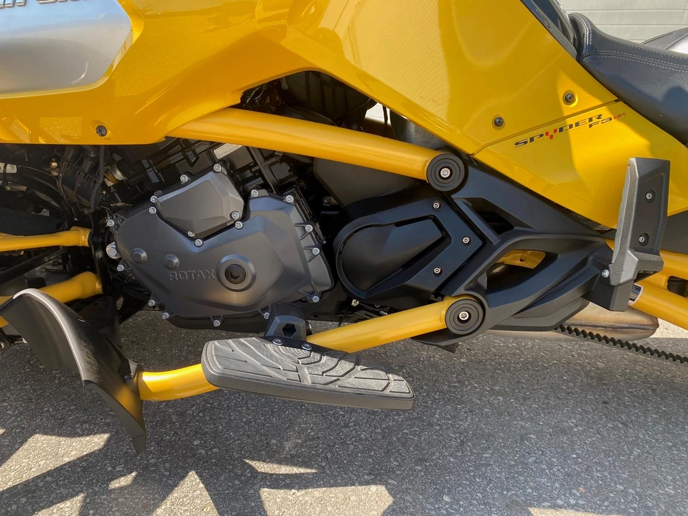2018 Can-am F3-s alt