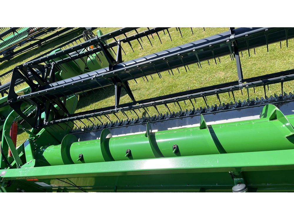 2023 John Deere 635f alt