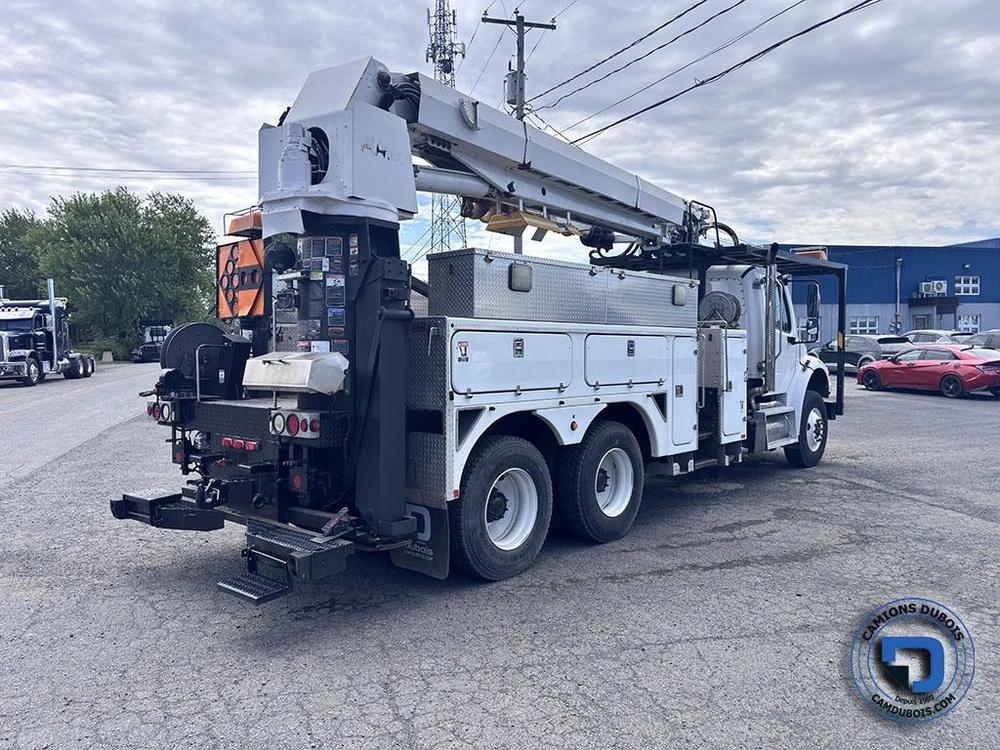 2010 Freightliner M2-106 alt