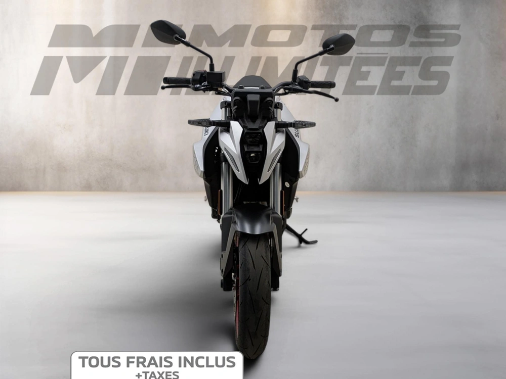 2025 Suzuki Gsx-8s alt