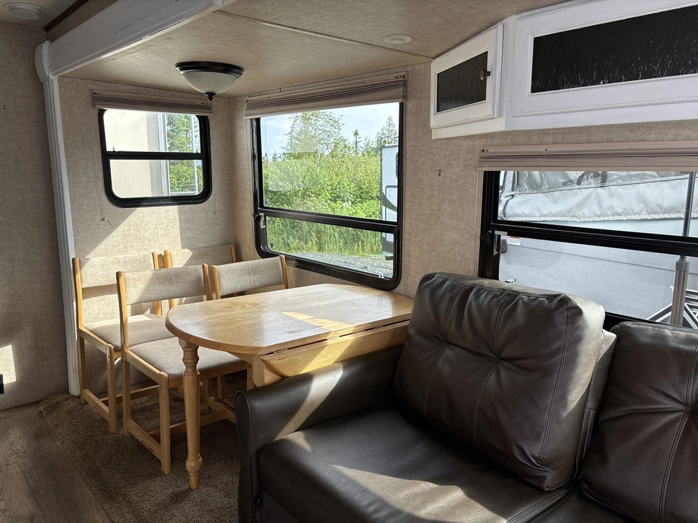 2014 Keystone Rv Sprinter As Is!!! alt