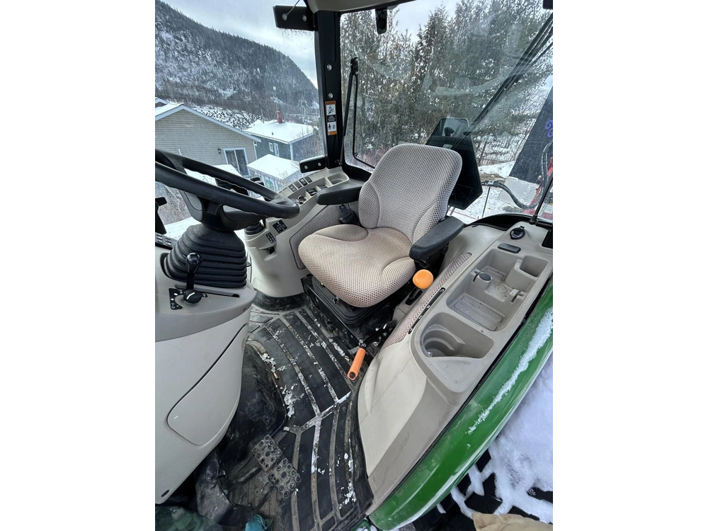 2022 John Deere 4066r alt