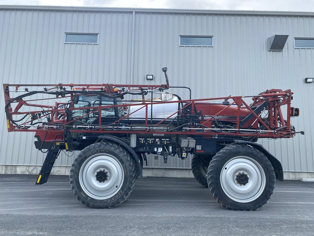 Case Ih Patriot 3330 2011 alt