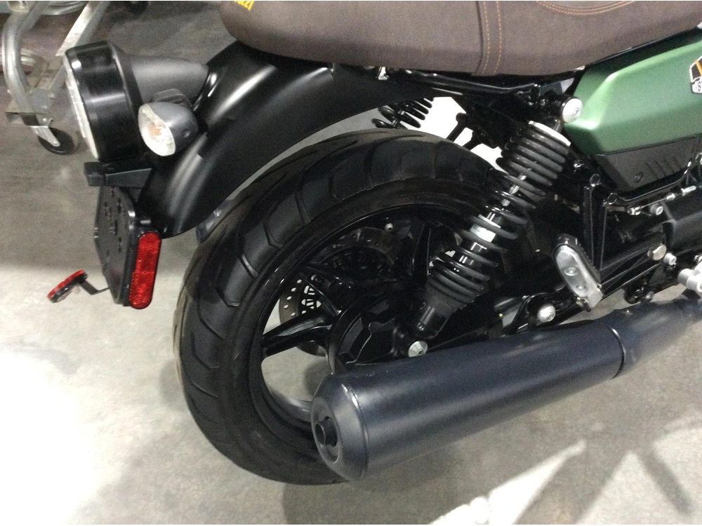 Moto Guzzi V7 Stone Abs 2022 alt