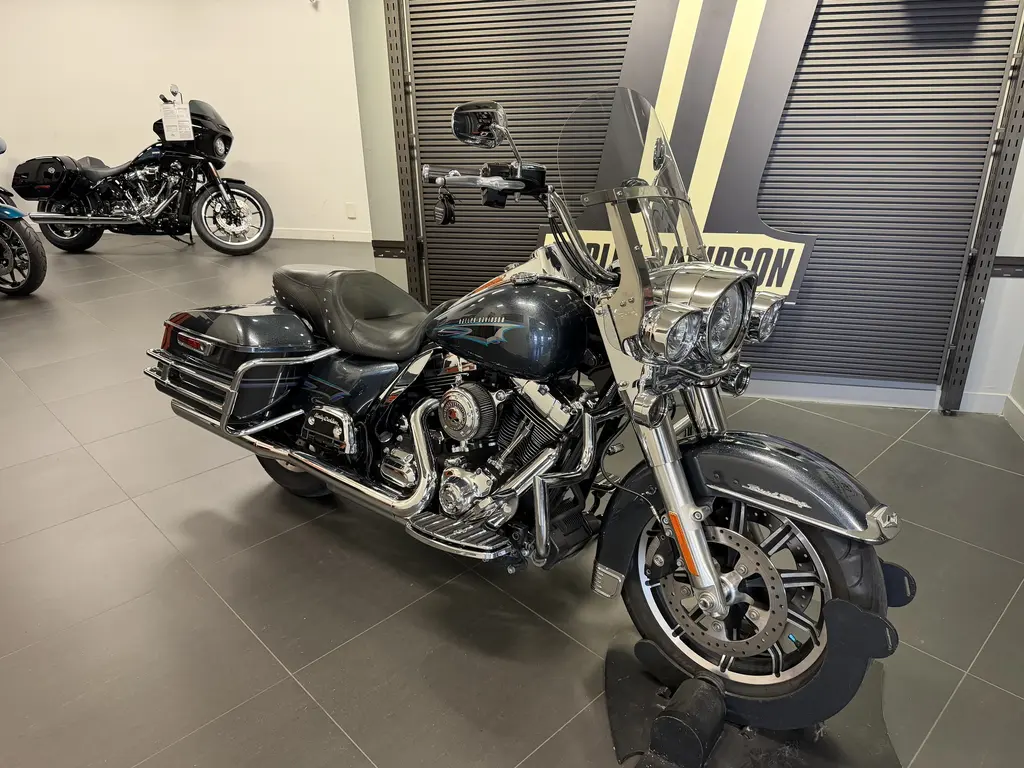 2015 Harley-Davidson FLHR Road KingFLHR