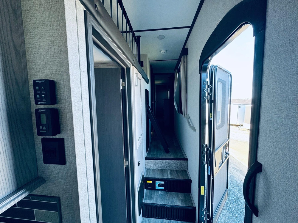 2021 Keystone Rv Montana High Country 385 Br alt
