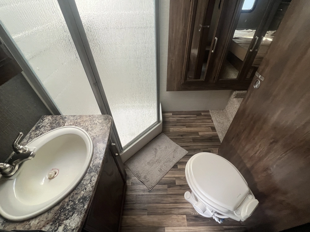 2015 Keystone Rv Cougar 28rdb alt