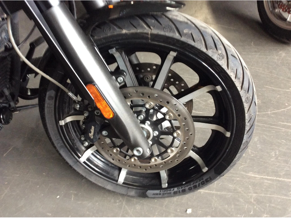 Indian Motorcycle Chief Dark Horse 2019 alt