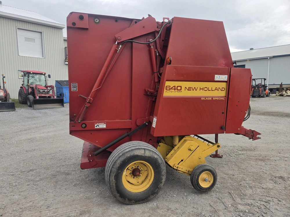 New Holland 640 None alt