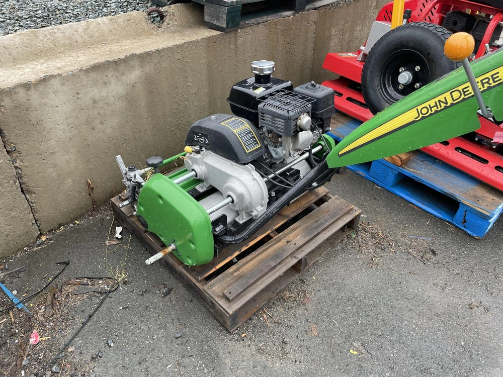 2022 John Deere 220sl alt