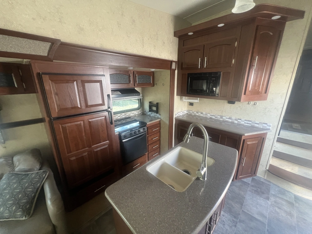 2015 Forest River Flagstaff 8528ikws alt