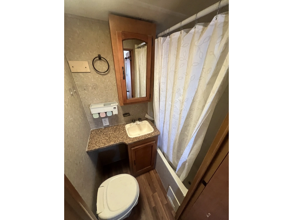 2011 Forest River Puma 259rbss alt