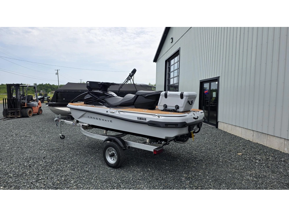 2026 Yamaha Crosswave alt