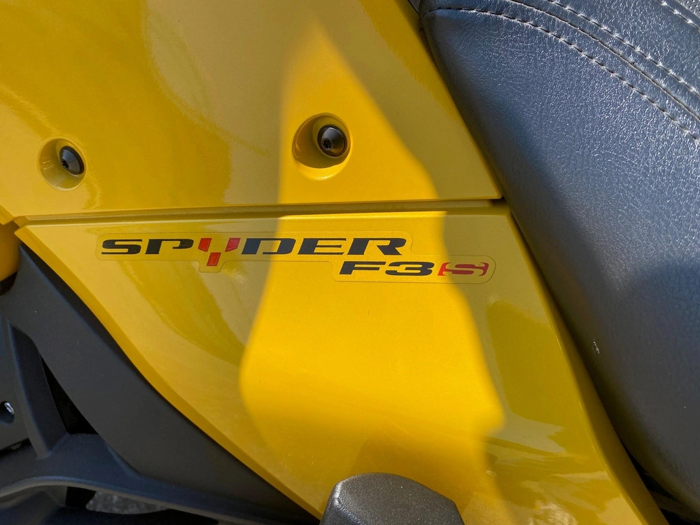 2018 Can-am F3-s alt
