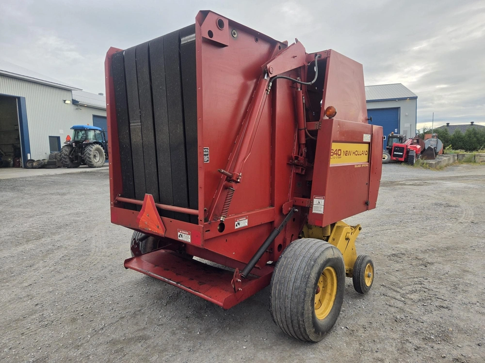 New Holland 640 None alt